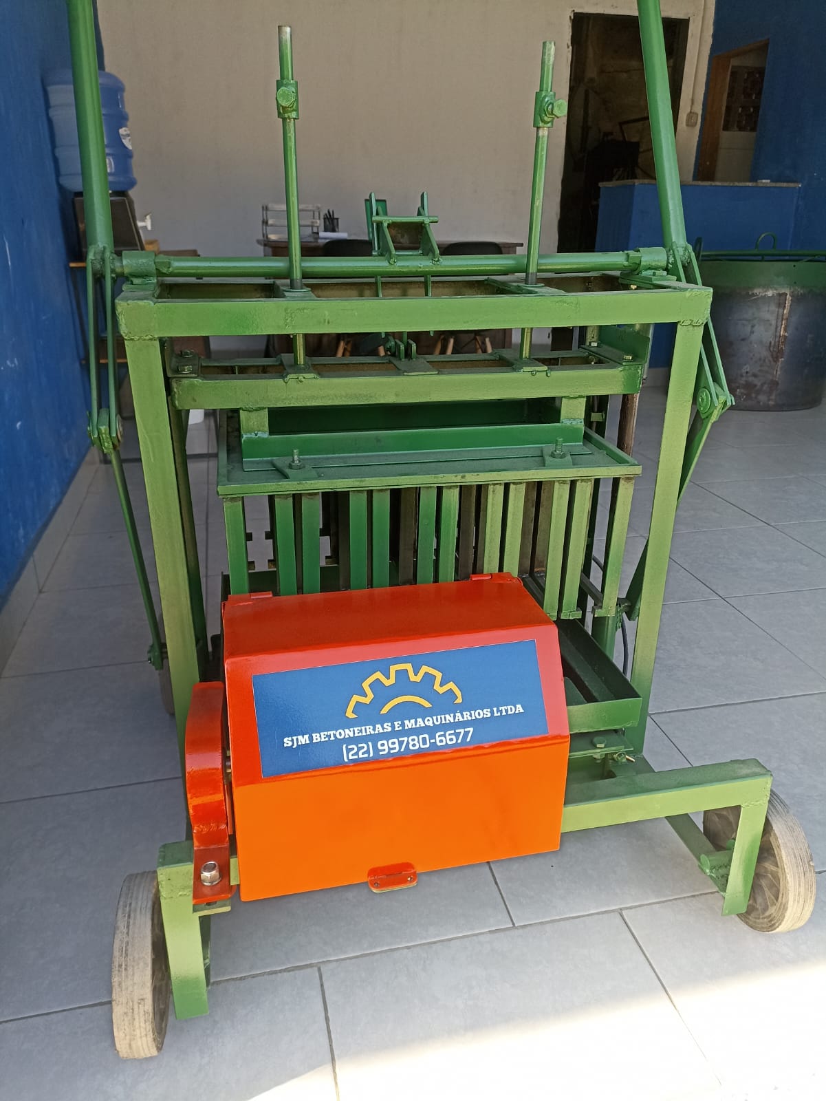 Máquina de Bloco Poedeira